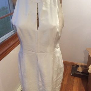 Beautiful dress with a nice cut out in the back